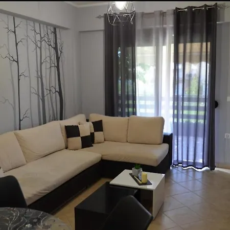 Luxury Apartment *