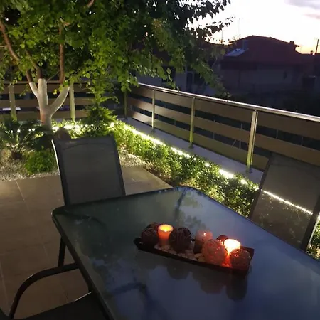 Luxury Apartment *